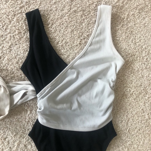 TOPSHOP Bodysuit - Picture 10 of 10